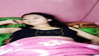 Dedek Mei Rebahan Omek Santuy Lepas Handuk