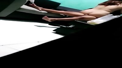 Intip ibu selingkuh dengan kang galon