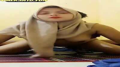 KERUDUNG BERGAIRAH