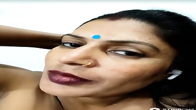 Desi indian bhabhi masturbation dildo webcam