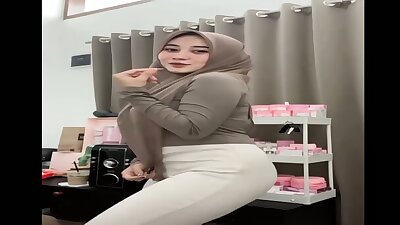 Bokep indo gangbang hijab tobrut lagi mabuk