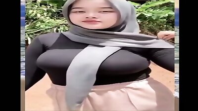 Gangbang Hijab Tobrut Di Gilir 15 Orang