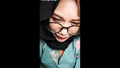 Bokep Jilbab Kacamata Colmek Full HD